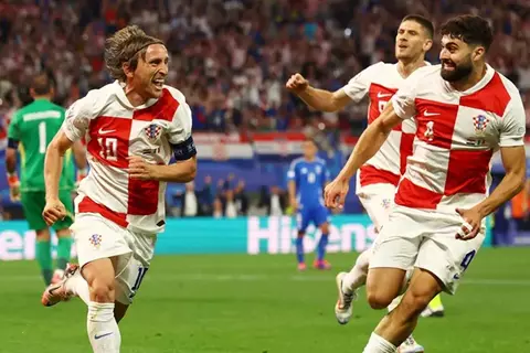 دقيقة بدقيقة.. التشيك 0-0 كرواتيا.. تسديدة أولى 